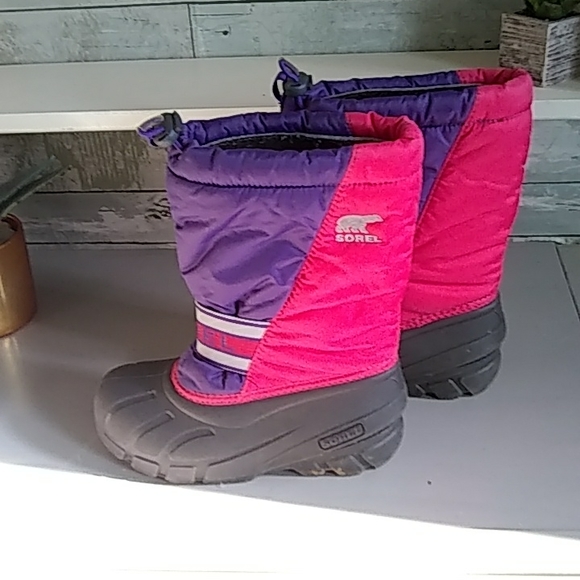 Sorel size 1 girls snow boots - Picture 2 of 4